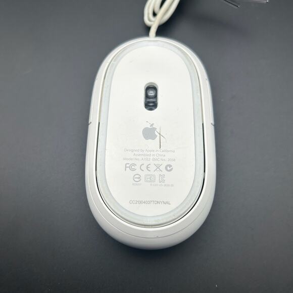 Genuine Apple A1152 USB Optical Mouse Wired Pro Mouse for iMac, MacBook - Picture 3 of 9